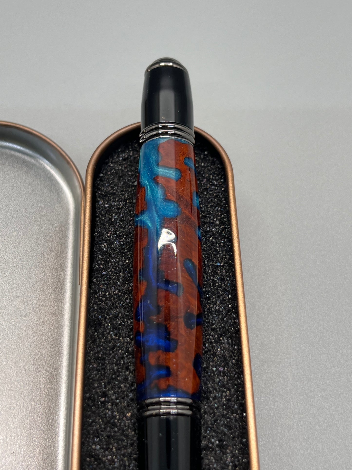 Chrome and Black Gatsby Twist Pen with Amboyna Burl and Blue resin