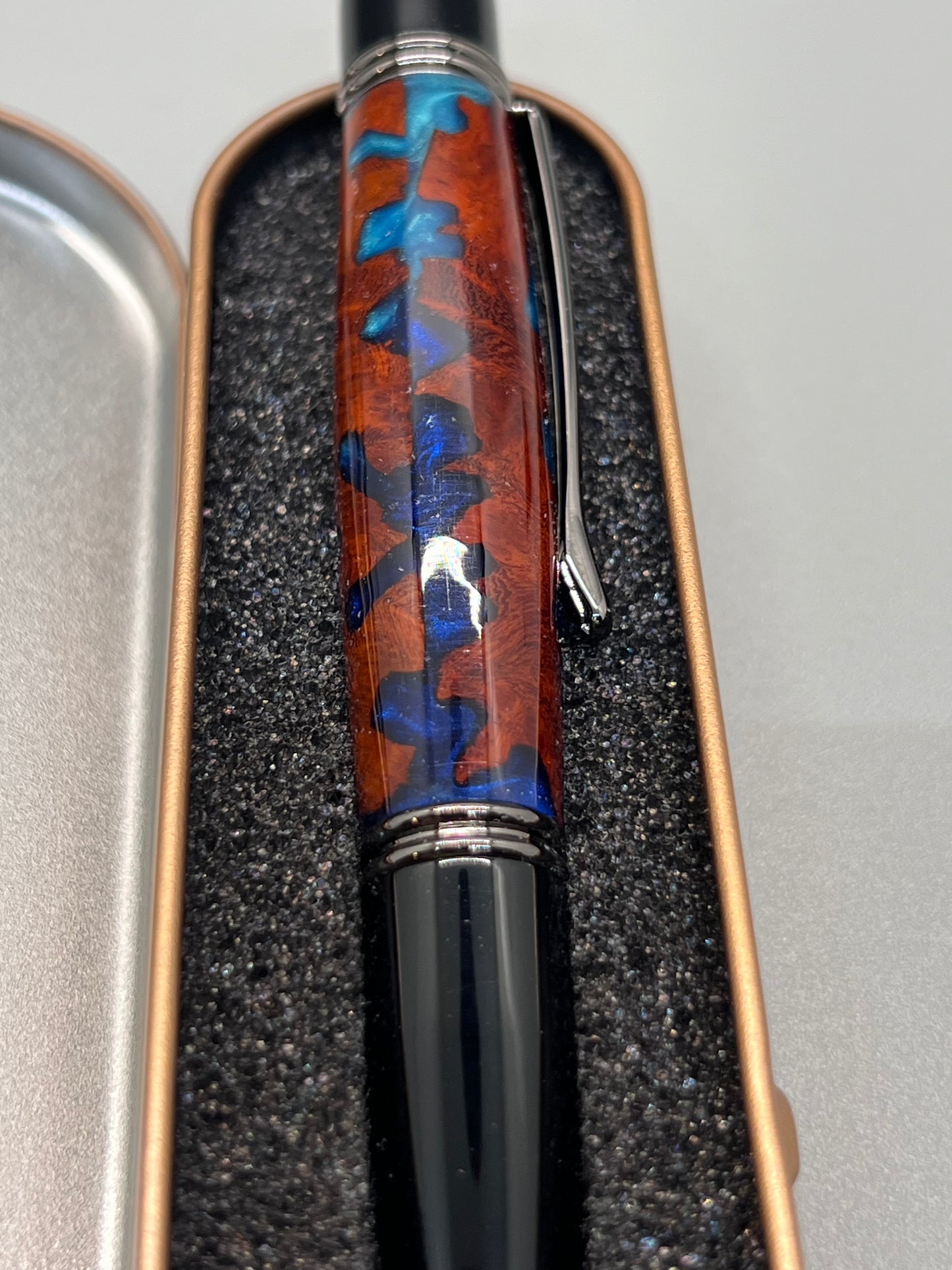 Chrome and Black Gatsby Twist Pen with Amboyna Burl and Blue resin