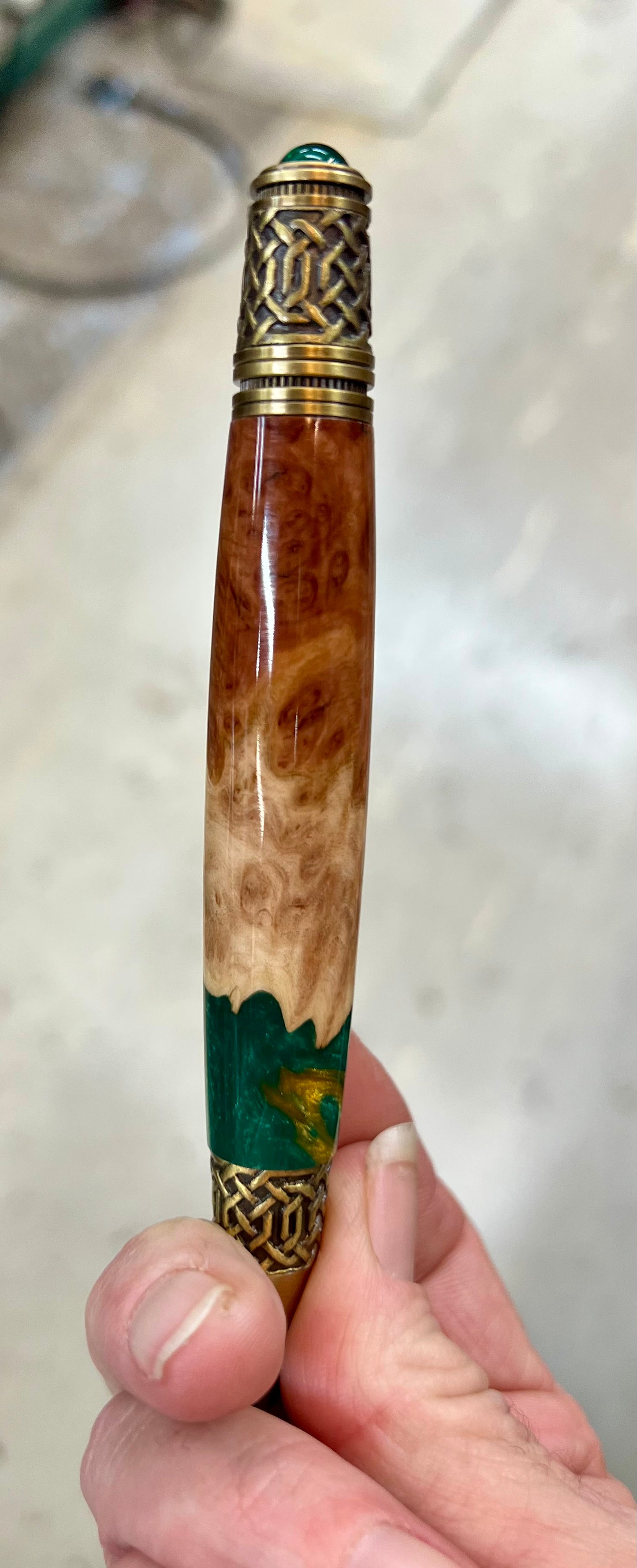 Celtic Twist Pen- Burl, Green and Gold resin