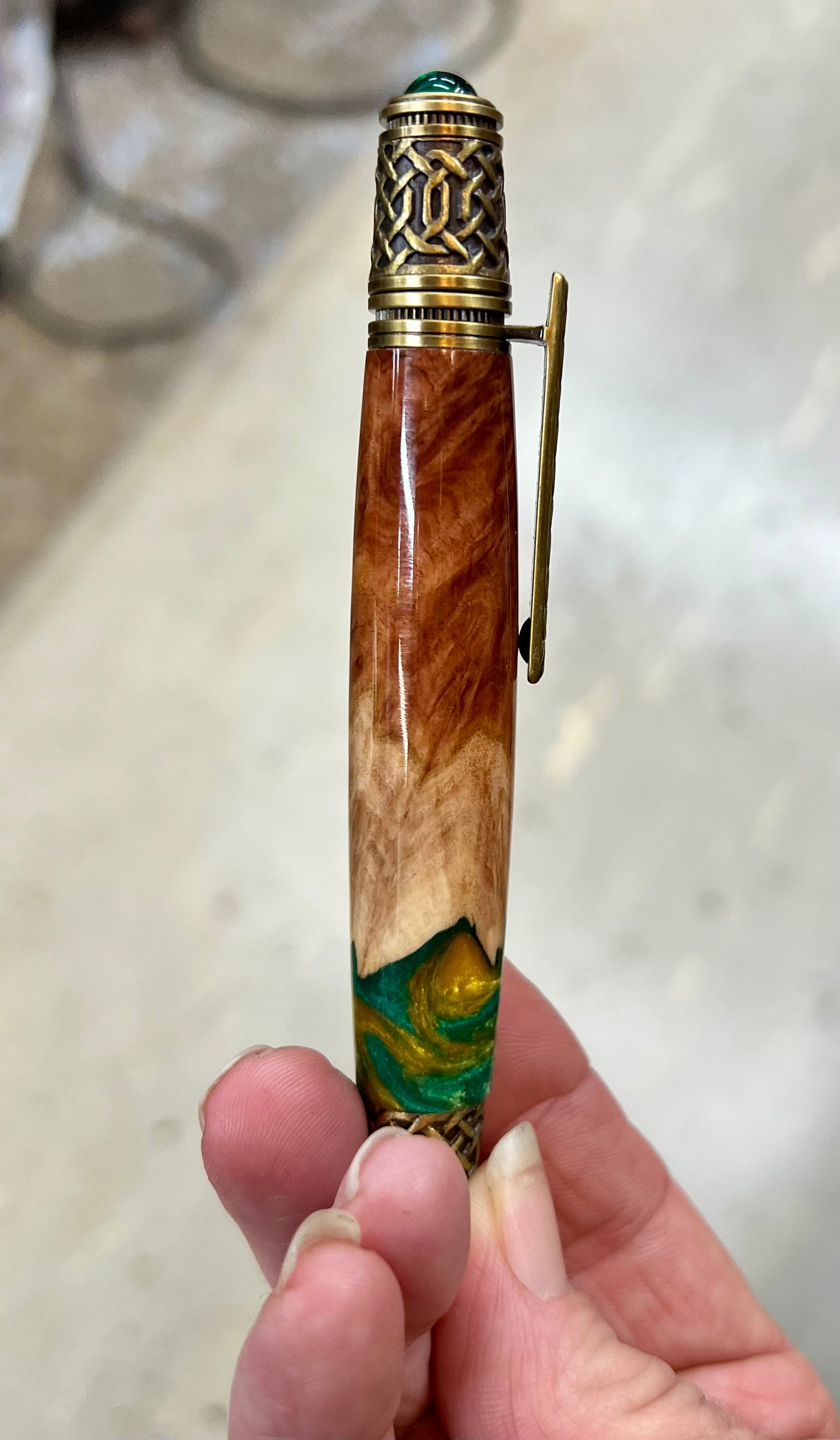Celtic Twist Pen- Burl, Green and Gold resin