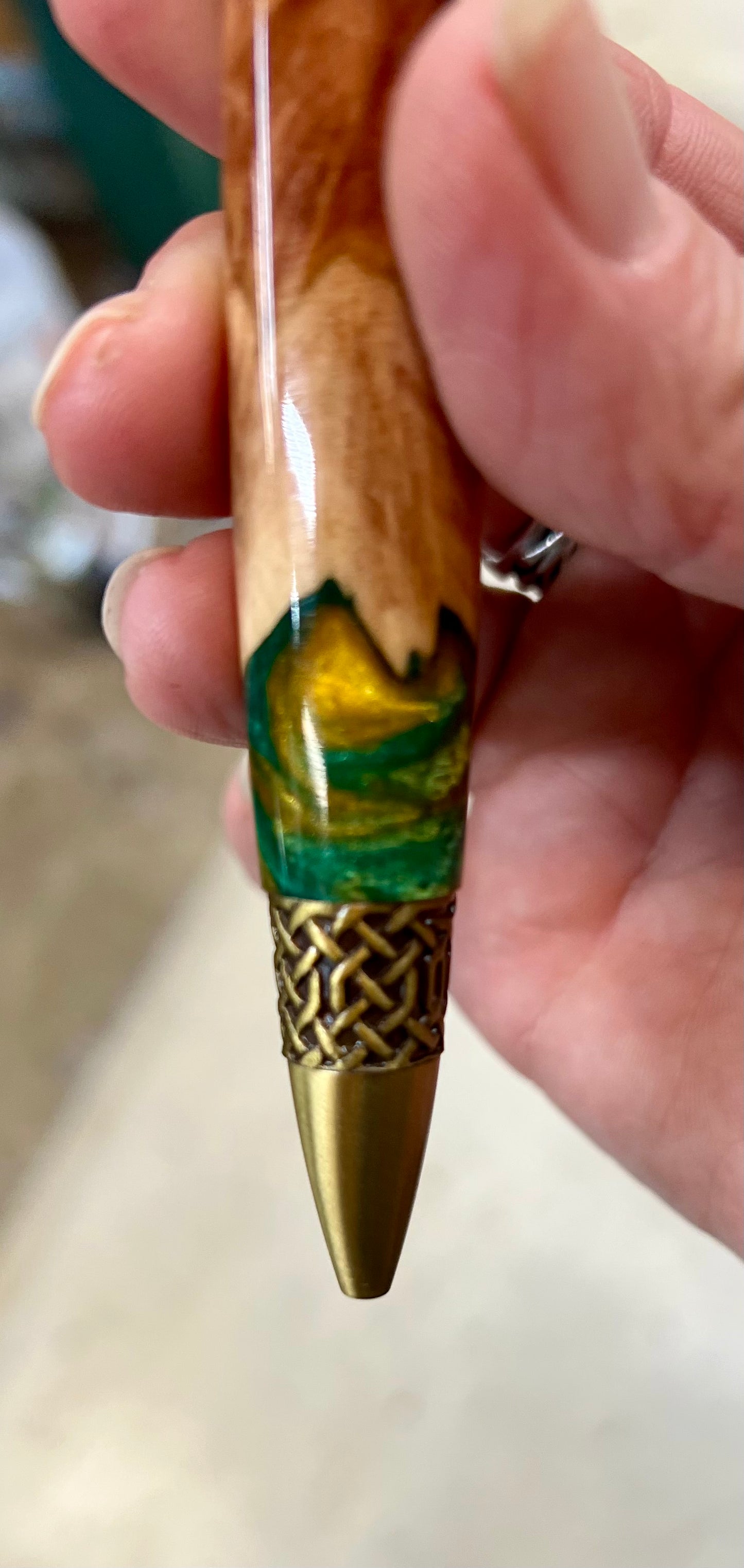 Celtic Twist Pen- Burl, Green and Gold resin