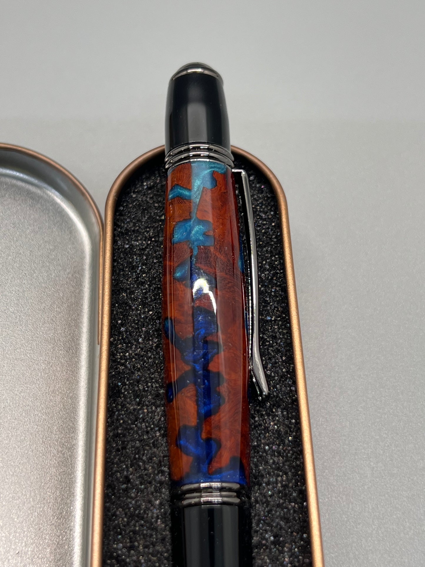 Chrome and Black Gatsby Twist Pen with Amboyna Burl and Blue resin