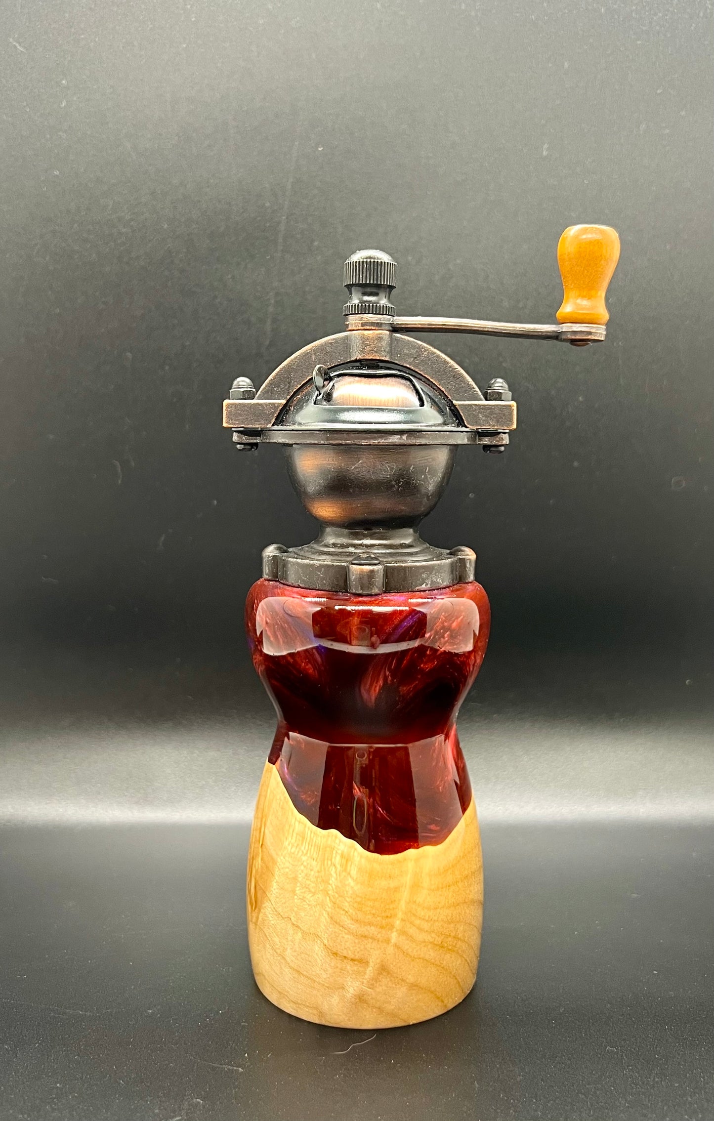 Antique Style Salt/Peppermill-Burl and Resin