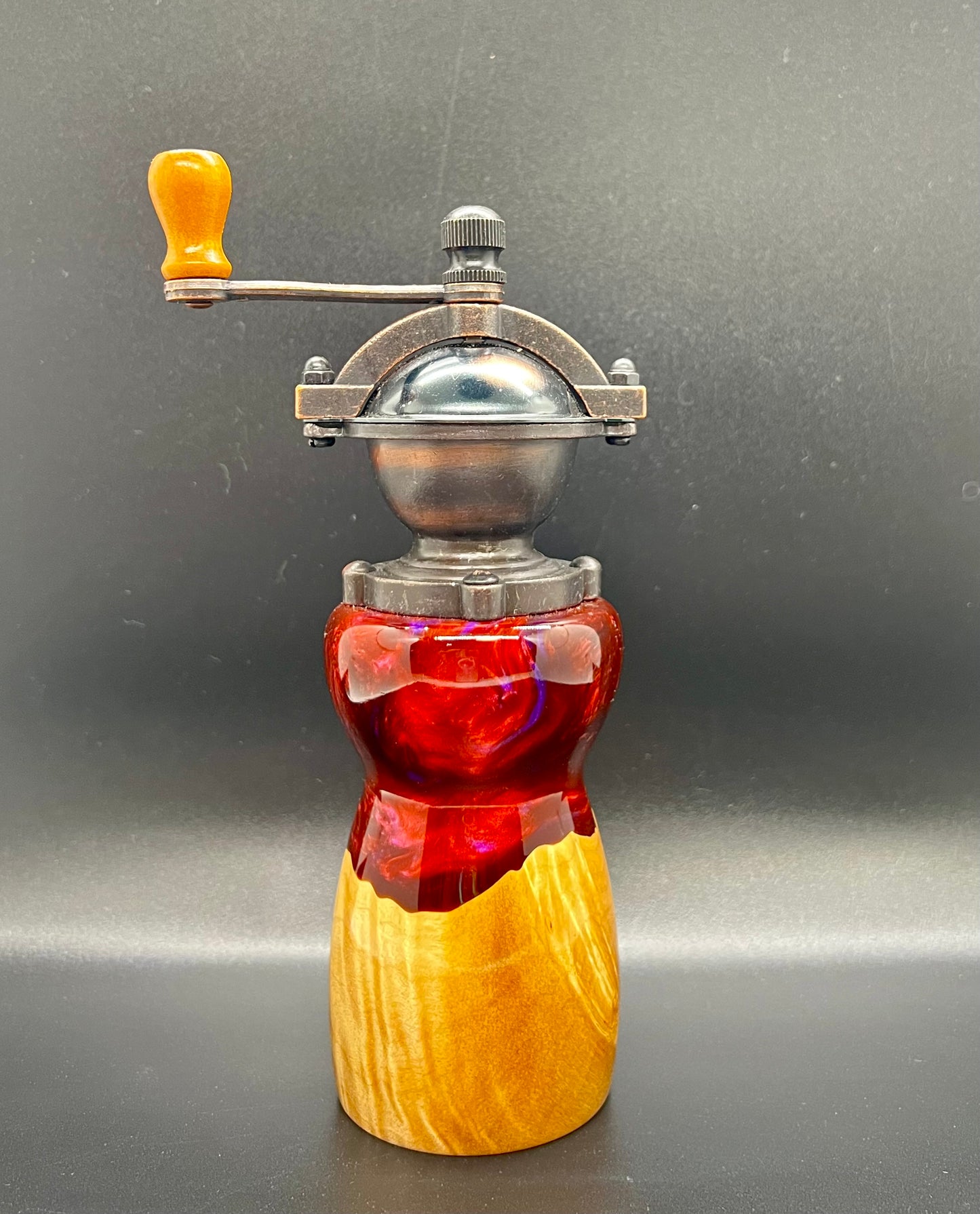 Antique Style Salt/Peppermill-Burl and Resin