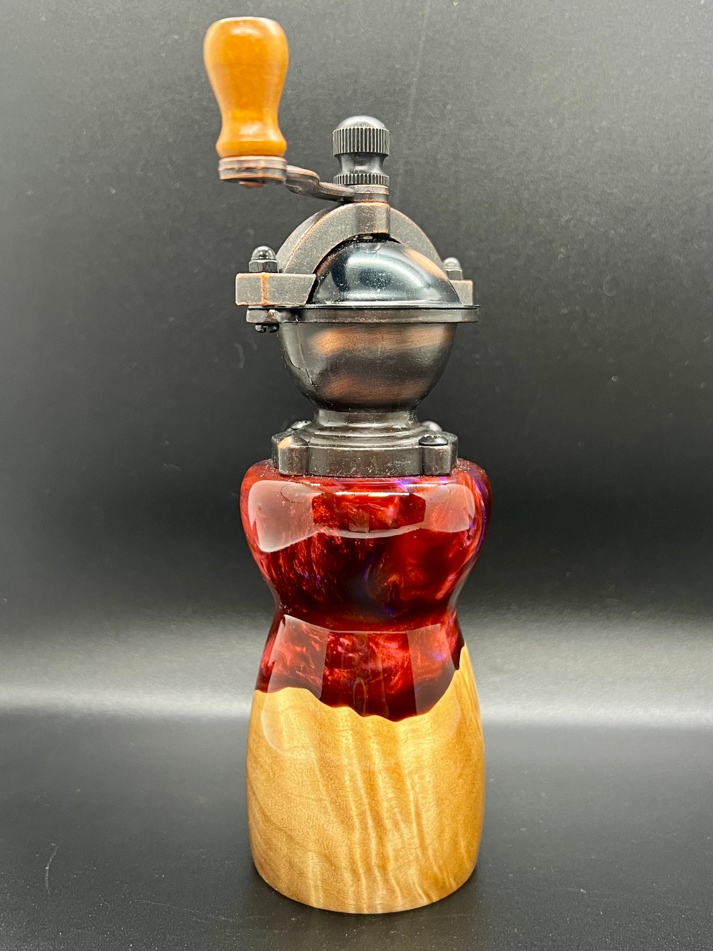 Antique Style Salt/Peppermill-Burl and Resin