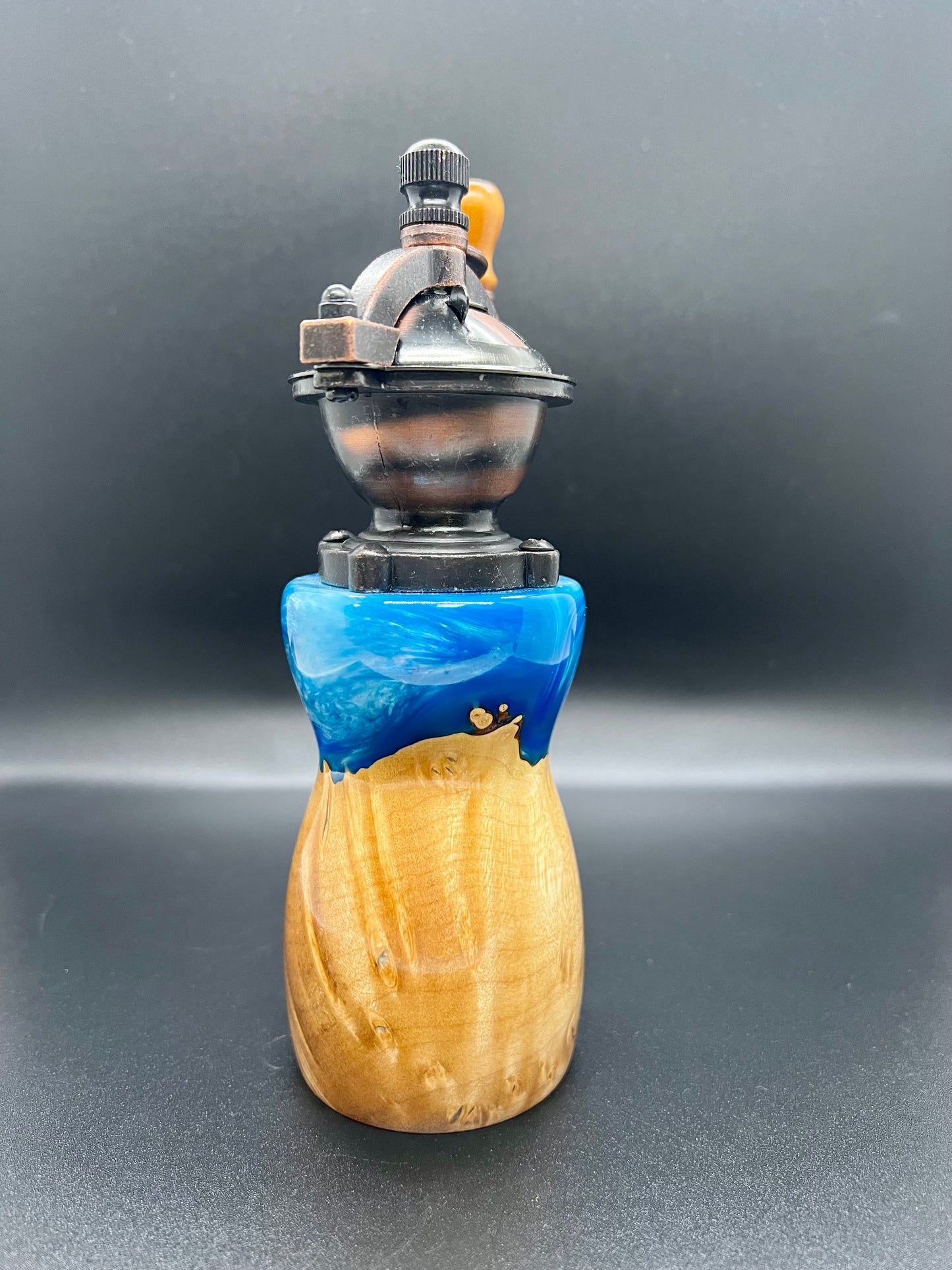 Antique Style Salt/Peppermill