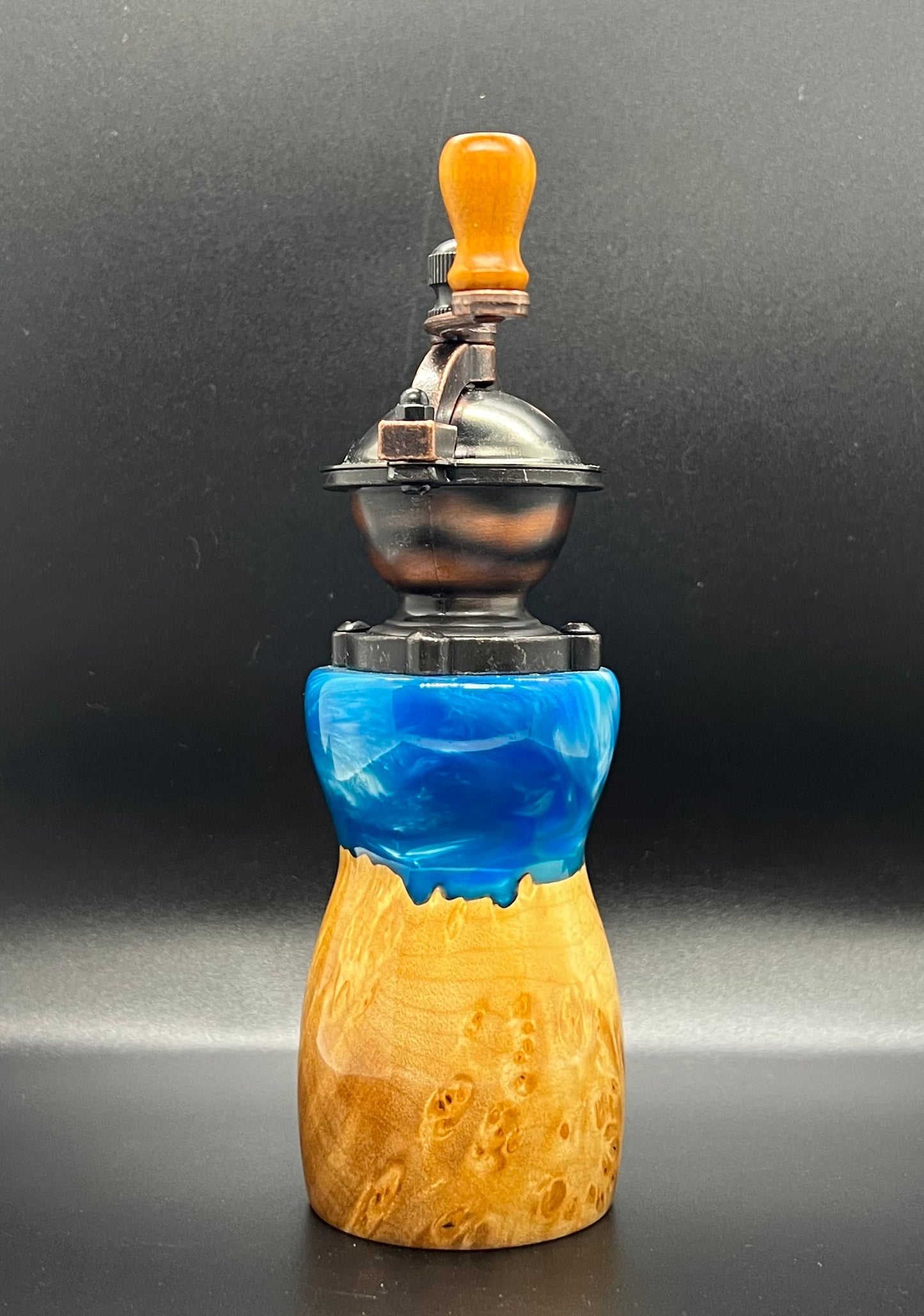 Antique Style Salt/Peppermill