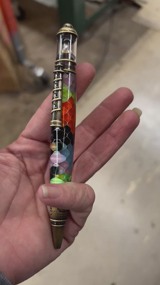 Lighthouse twist pen